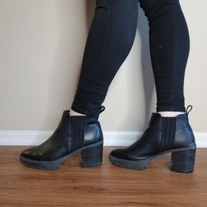 Monki Platform Chelsea Boots